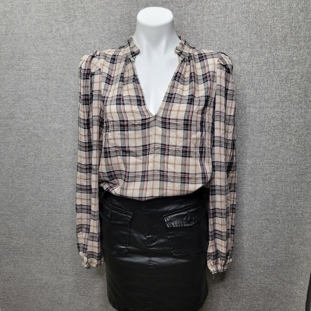 EVEREVE SKYLAR PLAID TOP, SIZE M *